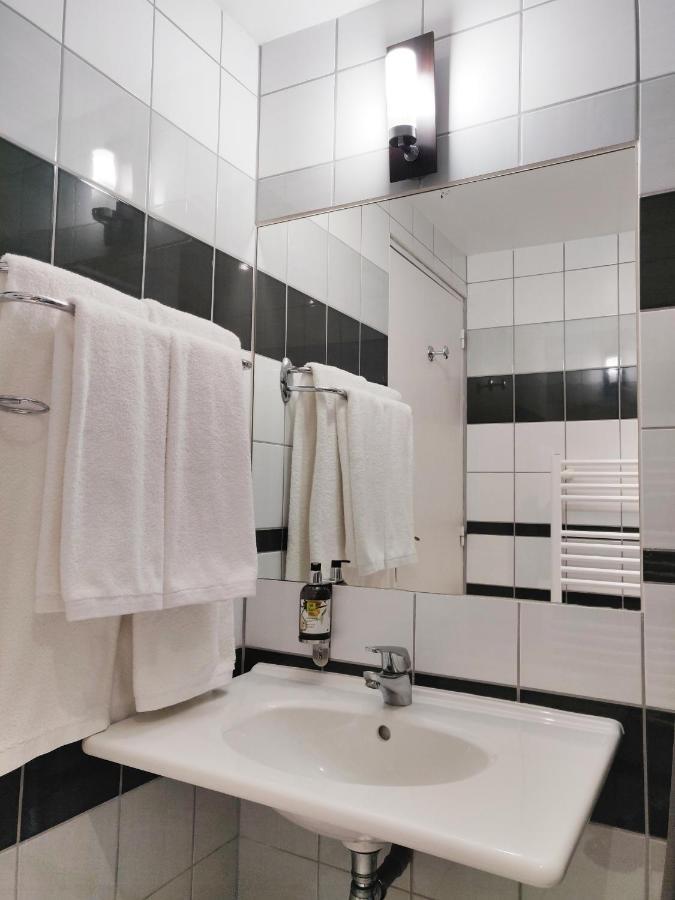 Hotel Le Richelieu Saujon Buitenkant foto