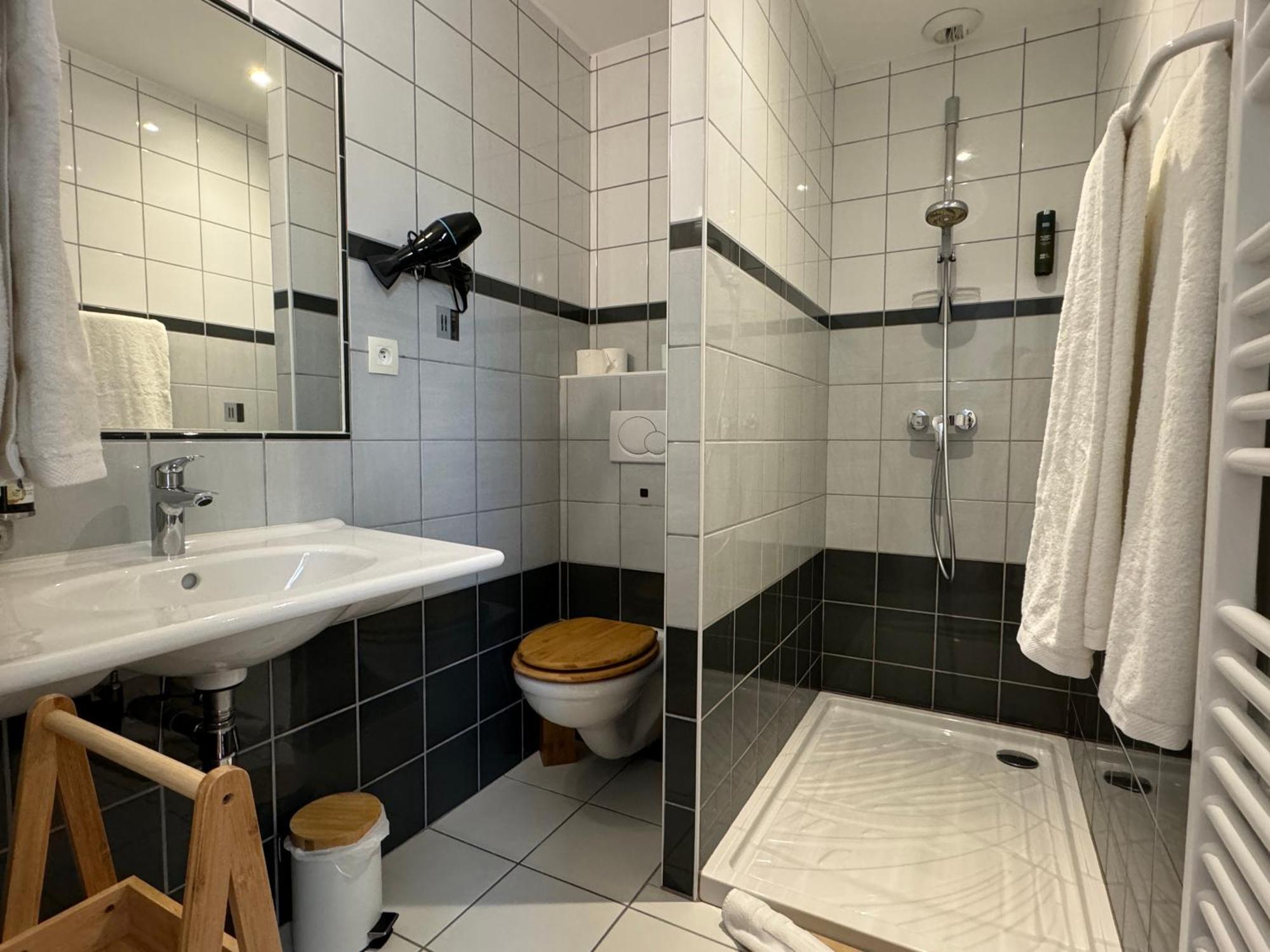 Hotel Le Richelieu Saujon Buitenkant foto